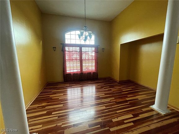 3rd image of 1193 Edgewood Cir NW