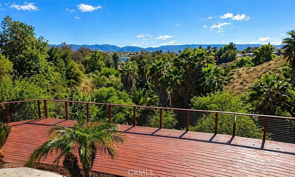 1st image of 38585 Clearbrook Dr