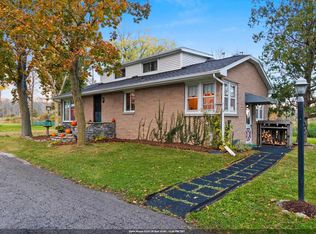 4132 Bayside Rd, Suamico, WI 54173