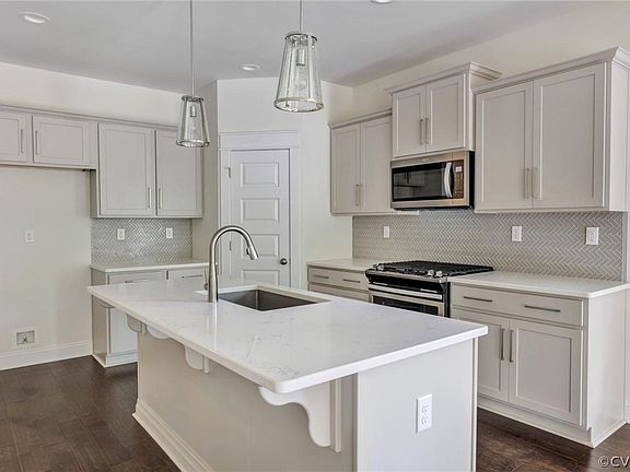 3rd image of 7505 Crossbill Ct