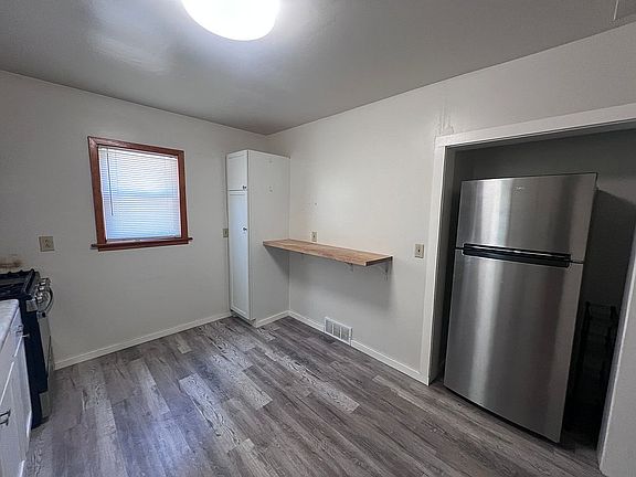 3rd image of 2436 Grape St