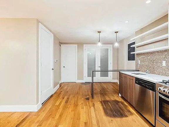 3rd image of 906 Greene Ave APT 1