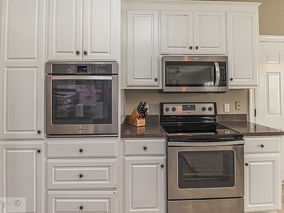 5th image of 212 Sable Dr