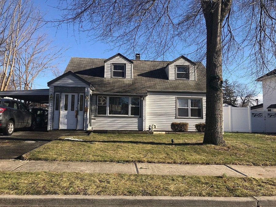 1st image of 615 Wyngate Dr E