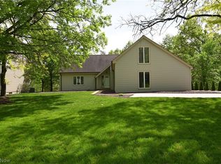 181 Sawmill Run Dr, Canfield, OH
