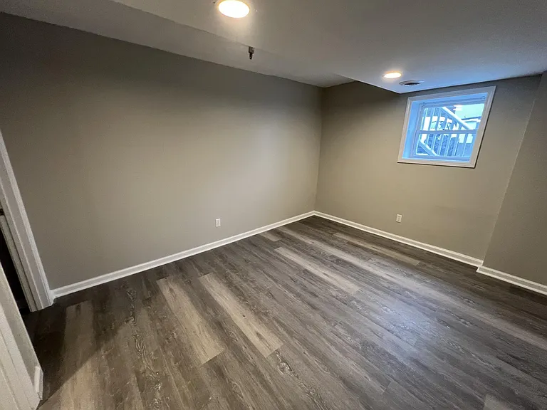 300 Stewart Ln #31 — Photo 11