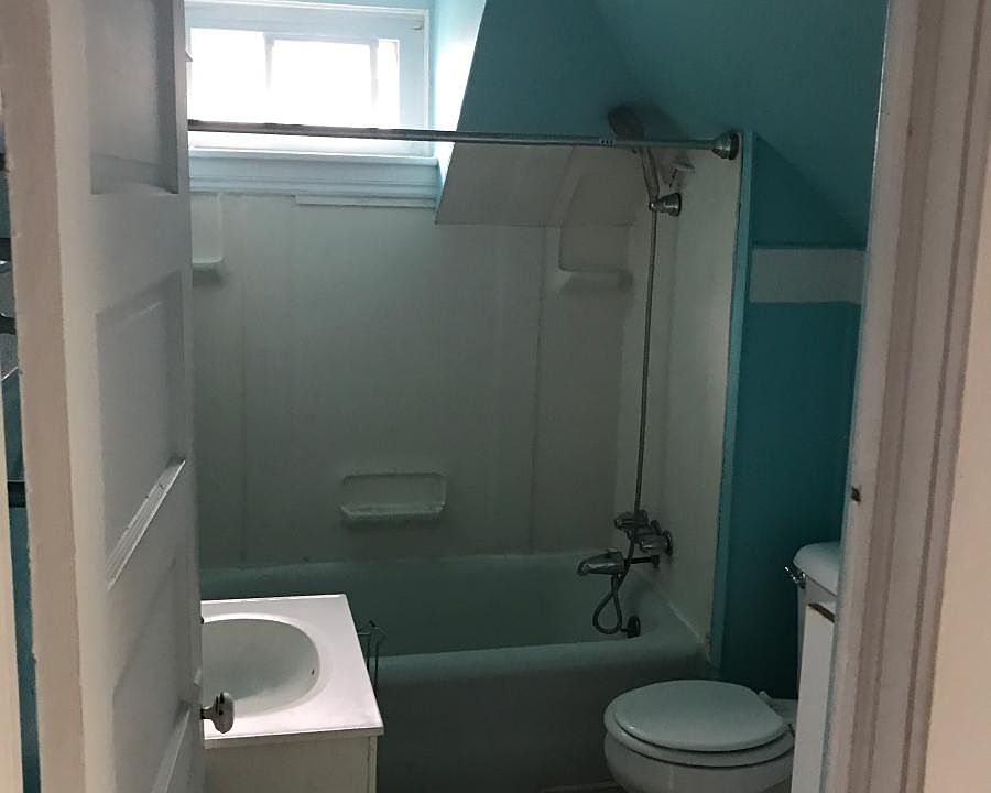 2nd image of 322 N Broadway APT E
