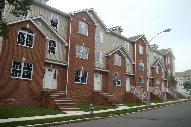 1st image of 376 Prospect St Unit J-10