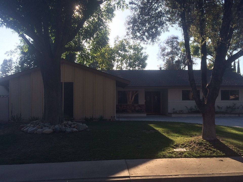1st image of 1521 Benedict Ave