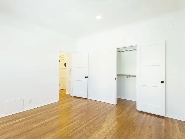147 North Hamilton Drive — Photo 14