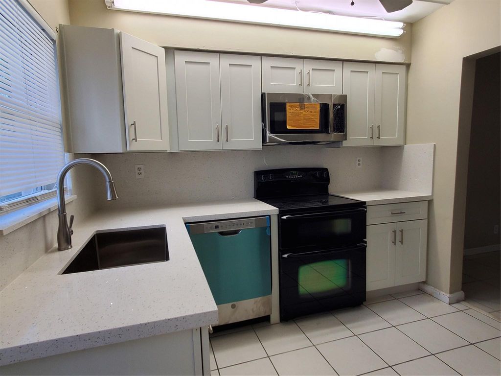 123 SW 17th St, photo 5