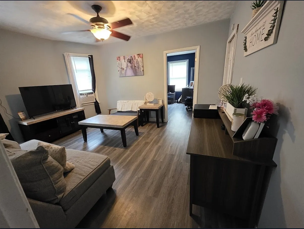 105 Arthur St — Photo 2