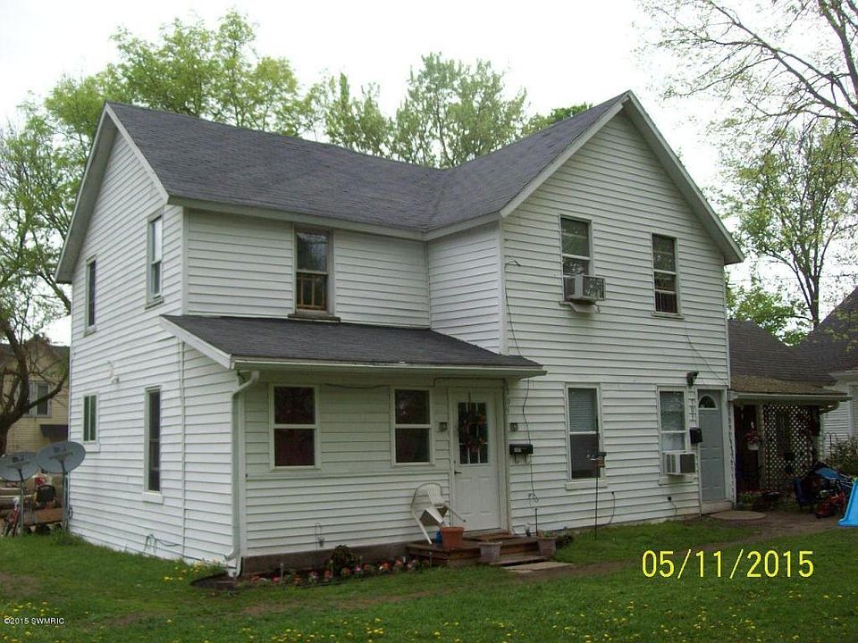 1st image of 701 E Grand St