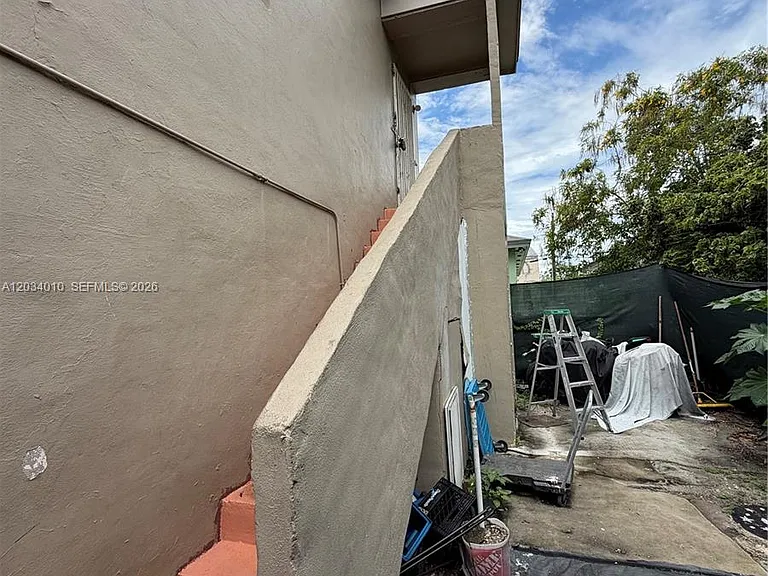 1579 NW 68th St #B — Photo 3