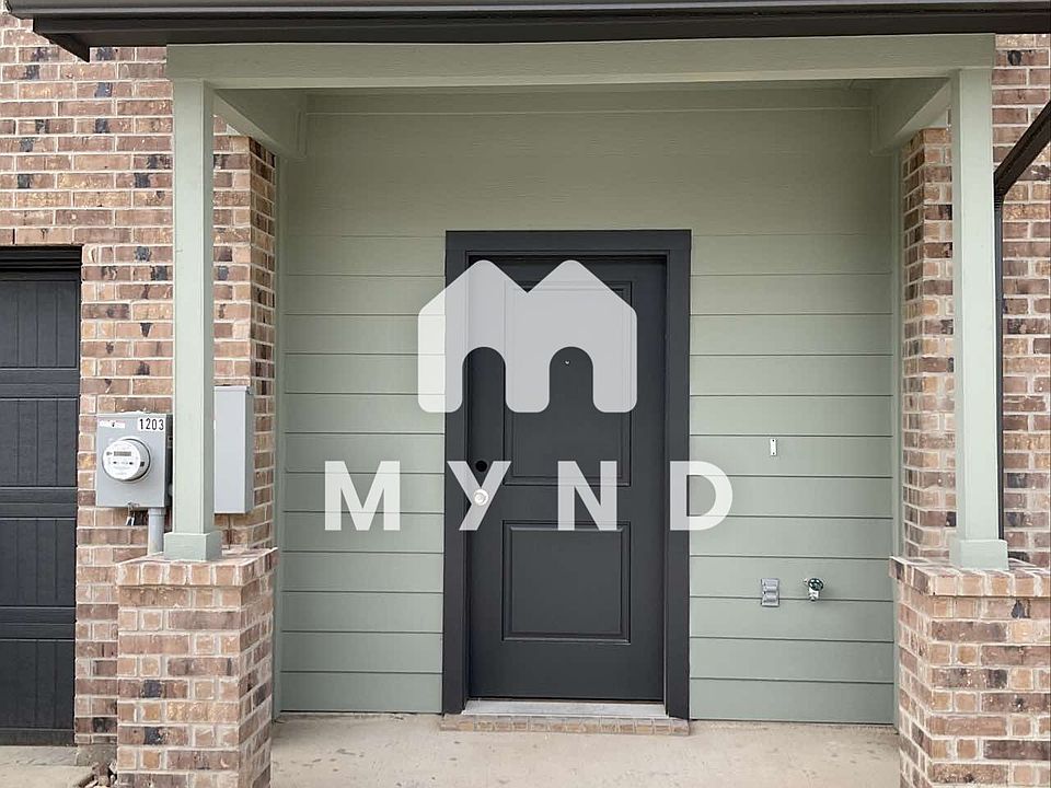 1st image of 1102 Boxwood Dr
