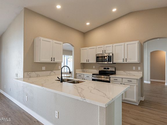 5th image of 3516 E ROCKWOOD Drive