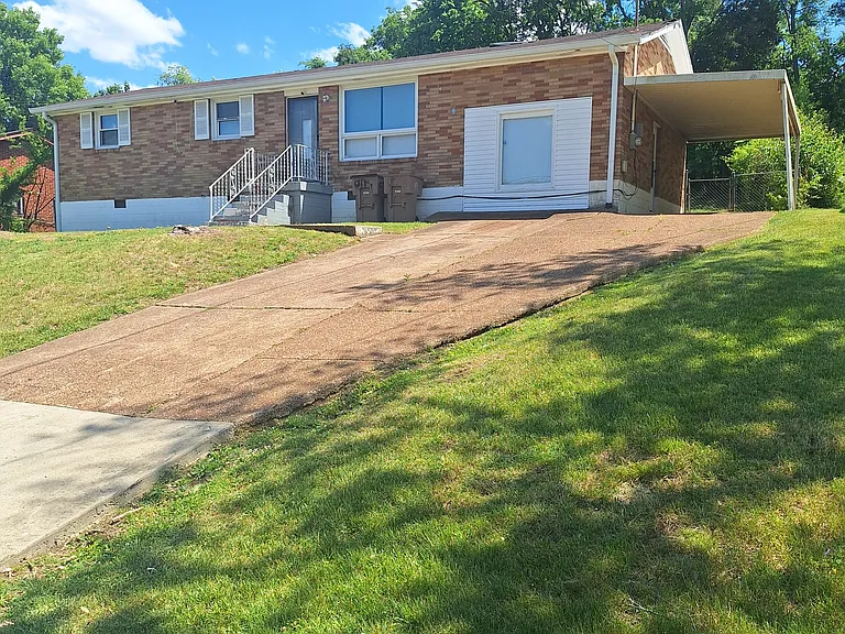 3230 Spears Rd — Photo 1