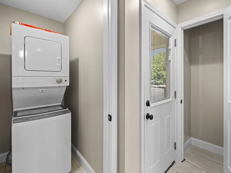 910 Windlau Ct — Photo 15