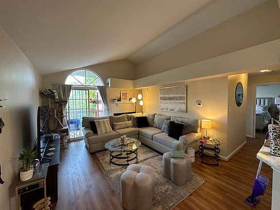 5th image of 6906 Victoria Dr Unit I