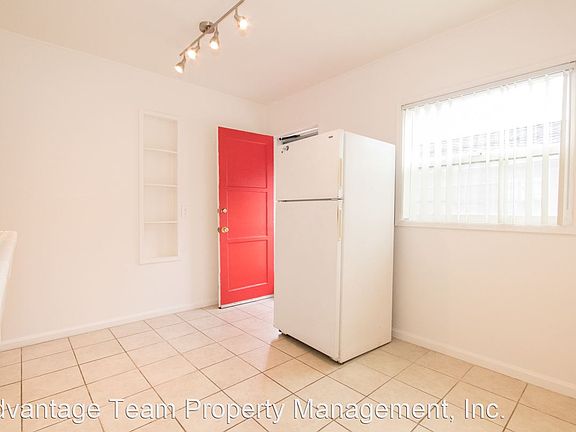 5th image of 1475 Hornblend St
