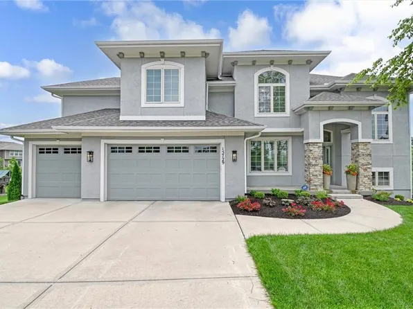 15729 Hayes St, Overland Park, KS 66221