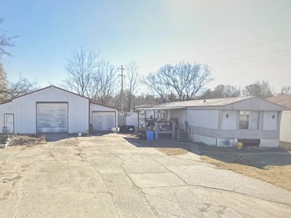 514 Dr Smith Ln, Calvert City, KY 42029