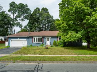 96 Inverness Ln, Longmeadow, MA 01106