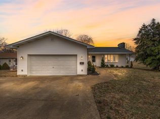 302 N Carter St, Desloge, MO 63601