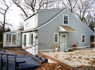 25 Woodbine St, Norwalk, CT 06853