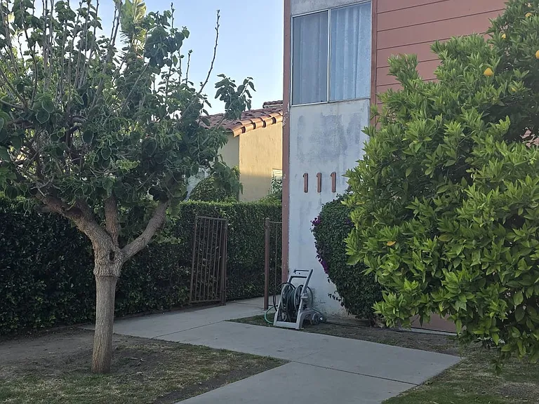 1117 Melrose Ave #8 — Photo 12