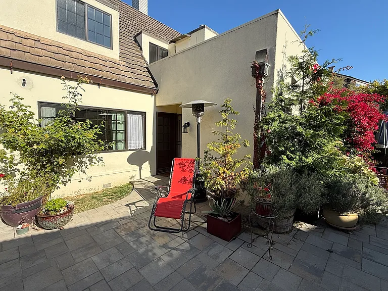 39 Gonzales St #1 — Photo 3