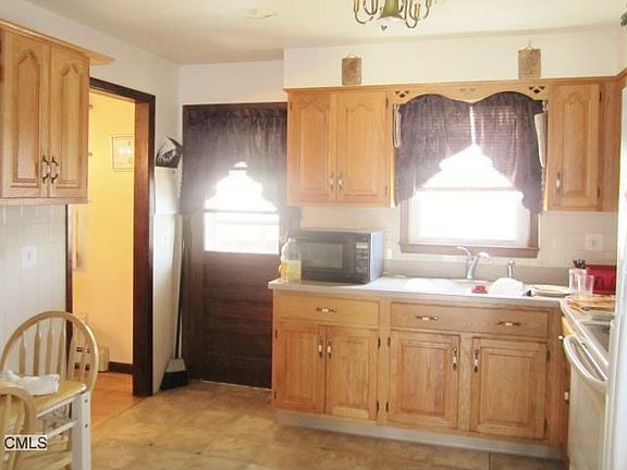 3rd image of 1670 Noble Ave