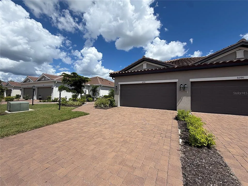 2 bed, 2.0 bath, 1533 sqft, $2,750 — Photo 2