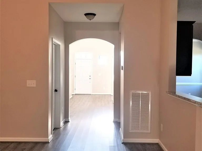 411 Cyrus Thompson Dr — Photo 29