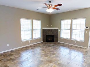 1729 Ohio St #63286E917, Lawrence, KS 66044