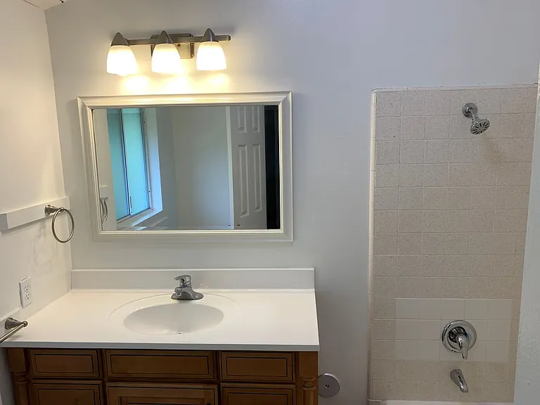 4700 Dexter Dr — Photo 47
