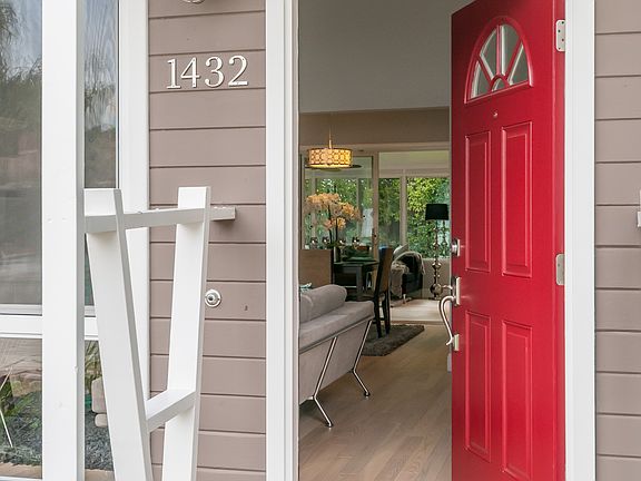3rd image of 1432 Hemlock Ave