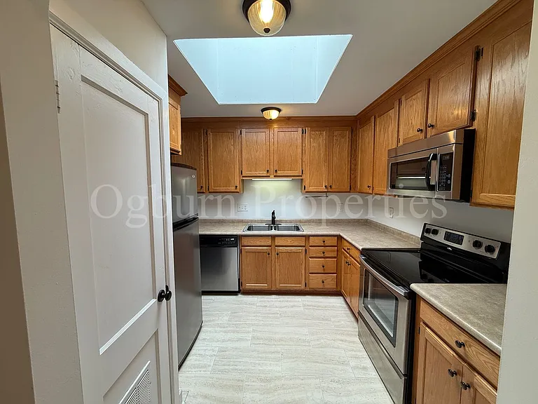835-839 841 Reynolda Rd — Photo 4