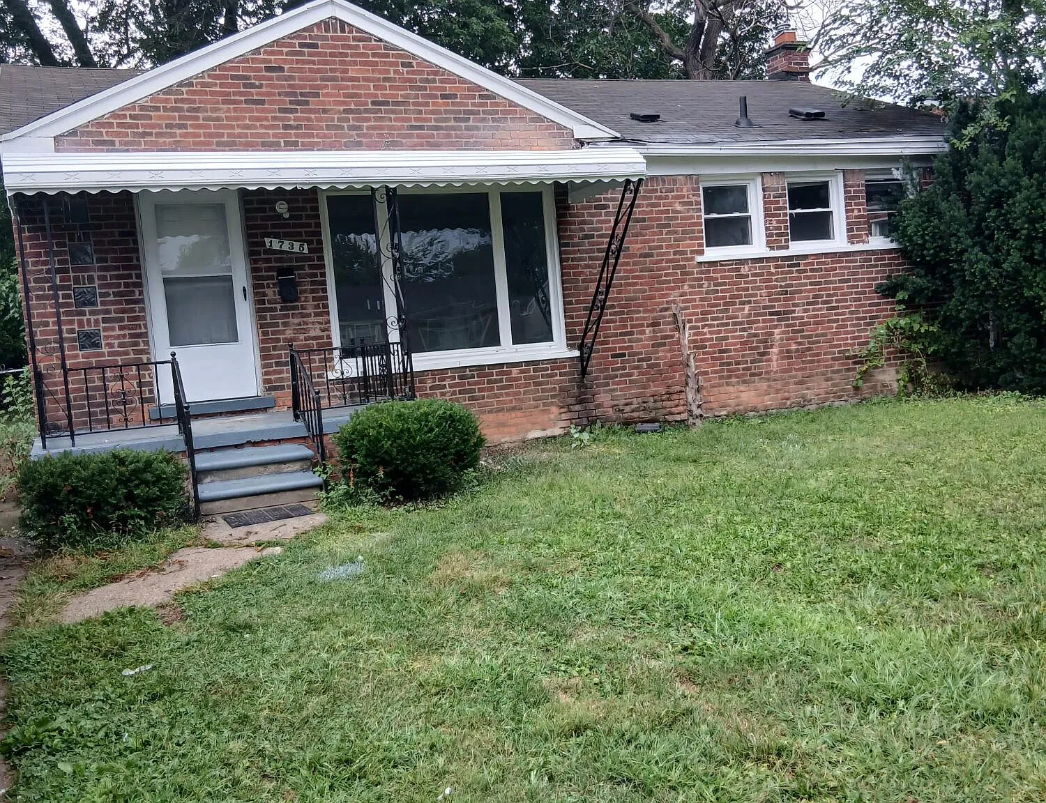 3 bed, 1.0 bath, 1026 sqft, $1,550 — Photo 1