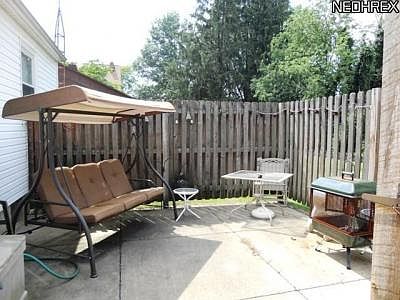 5th image of 243 E Baird Ave