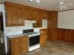 3rd image of 809 N 84th Dr