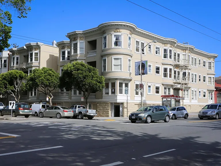 Stanyan At Oak Apartments — Photo 1
