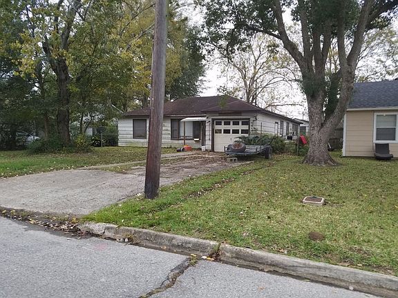 3rd image of 3915 W Lynwood Dr