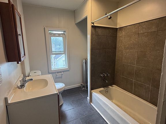 3rd image of 120 Madison Ave #118
