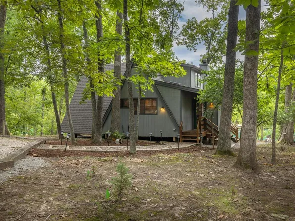927 Trophy Woods Dr, Innsbrook, MO 63390