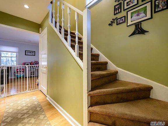 2nd image of 21 Cherrytree Ln