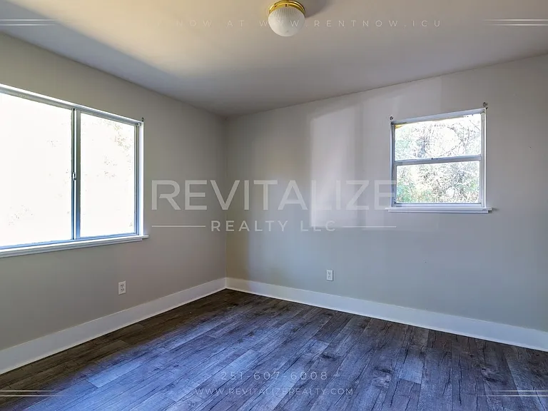 1746 Cody Rd N — Photo 13