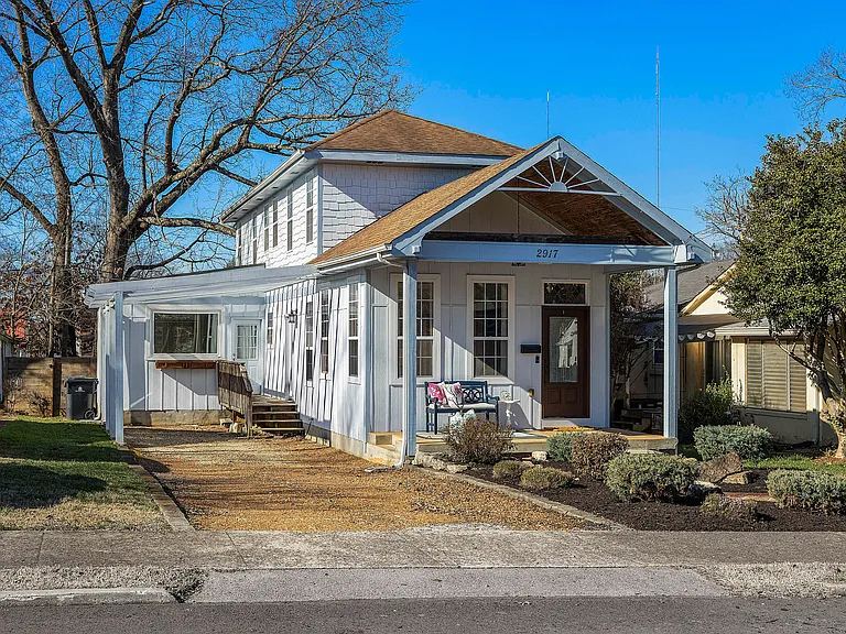 2917 Bellevue St — Photo 1