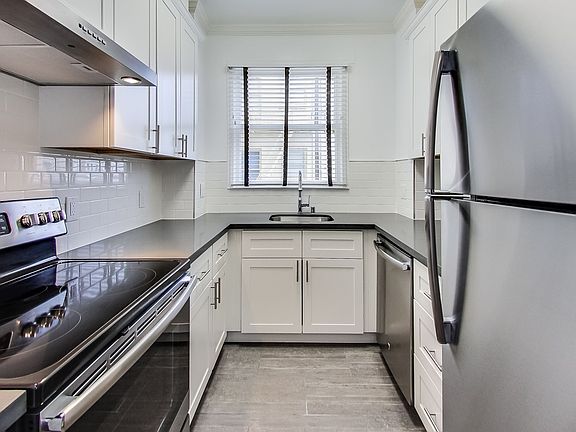4th image of 739 Pine St #57