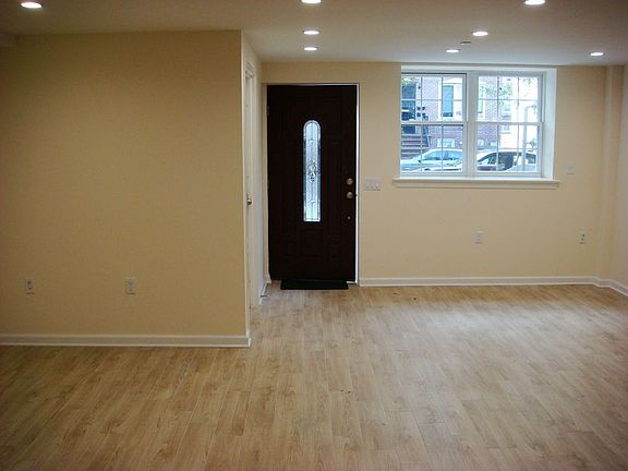 4th image of 31-21 36th St #1